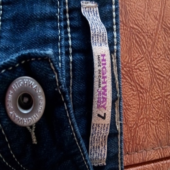 Kids shorts - Picture 2 of 4